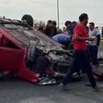 Se registra volcadura de un automóvil sobre la carretera México-Pachuca