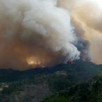 Sigue incendio en Nicolás Flores; piden apoyo para población