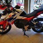 Con boquete en techo, roban negocio de motos en Pachuca