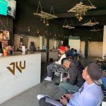 Escuela de barbería pachuqueña conquista a tiburones de Shark Tank