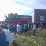 Tráiler de cerveza vuelca en carretera de Ciudad Sahagún