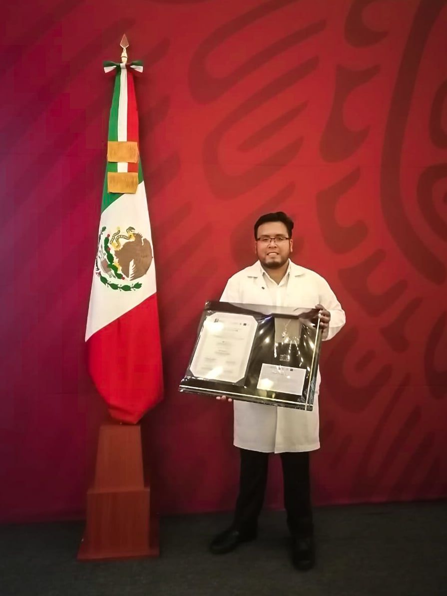 Recibe médico del IMSS Cd. Sahagún condecoración Miguel Hidalgo