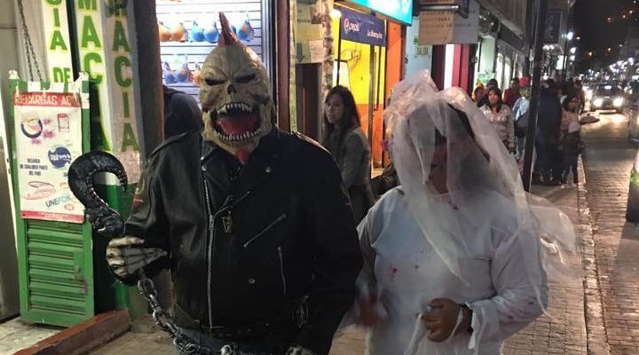 Piden en colonias de Pachuca que niños no salgan a pedir calaverita