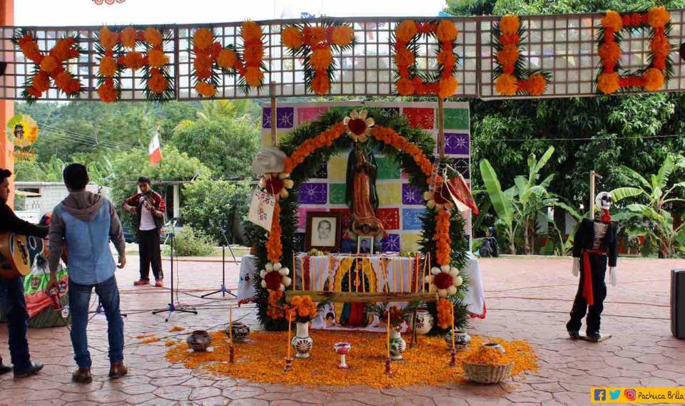 ¿Qué debe llevar el altar de muertos?