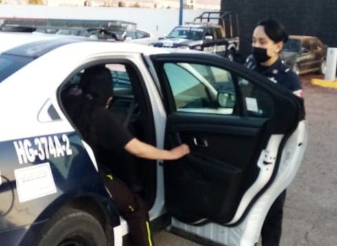 Se extravía una niña en Pachuca; la hallan policías
