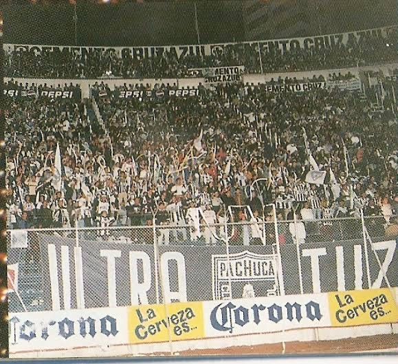 Somos de la primera barra... 27 años de la Barra Ultra Tuza