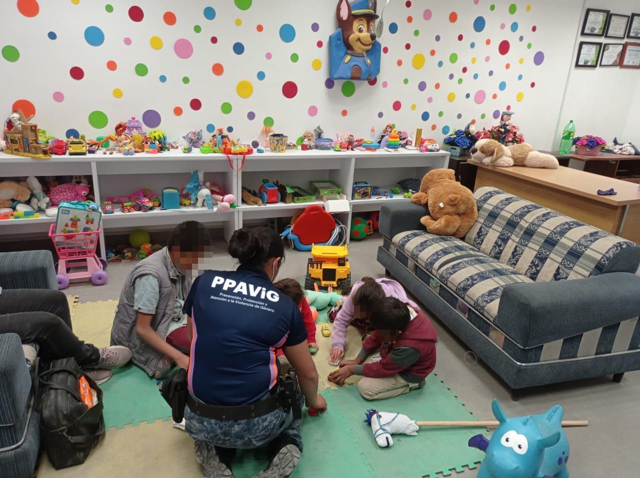 Niño pide ayuda por maltrato: rescatan a 4 menores en Pachuca