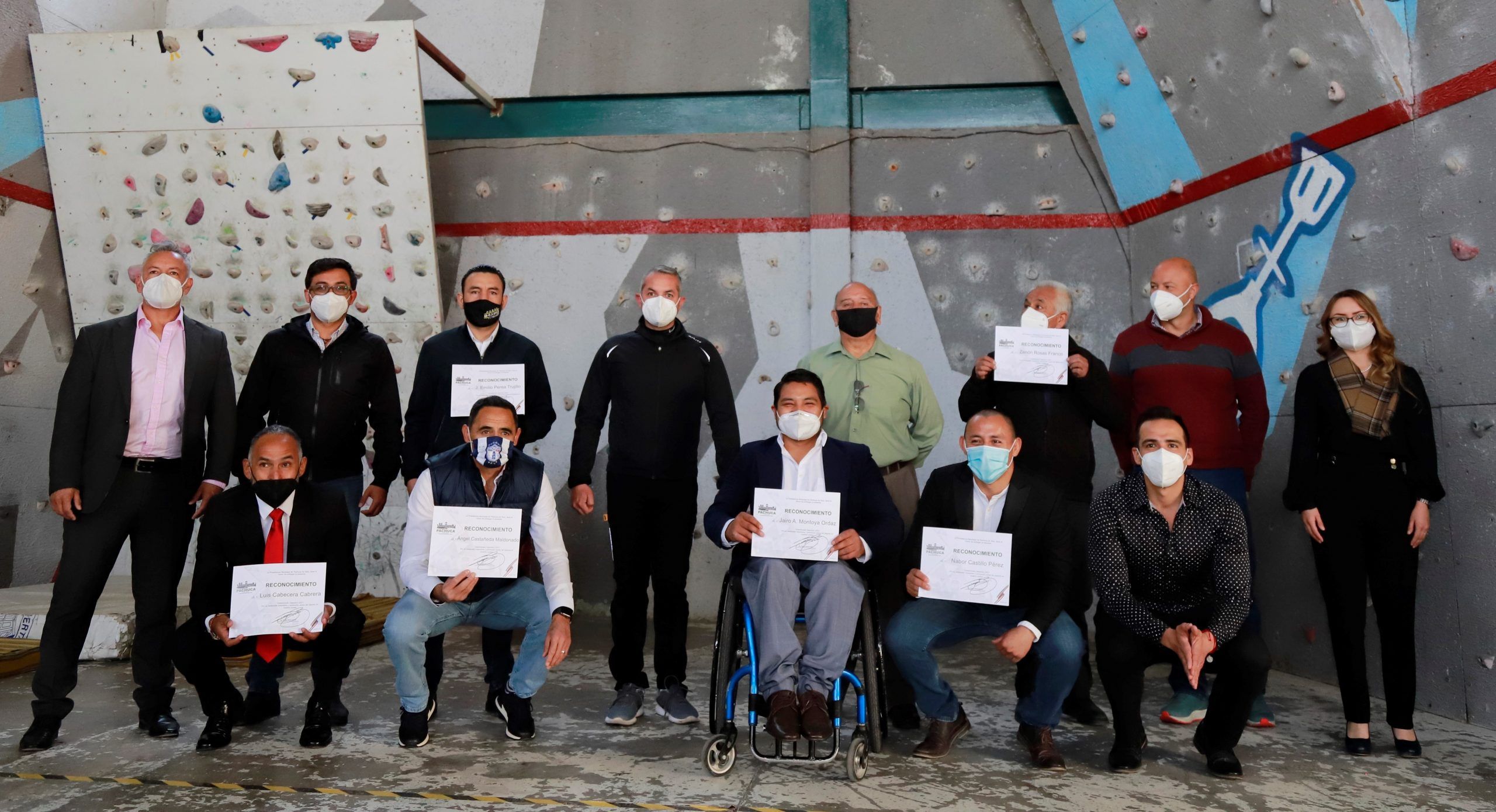 Reconocen a deportistas destacados en Pachuca