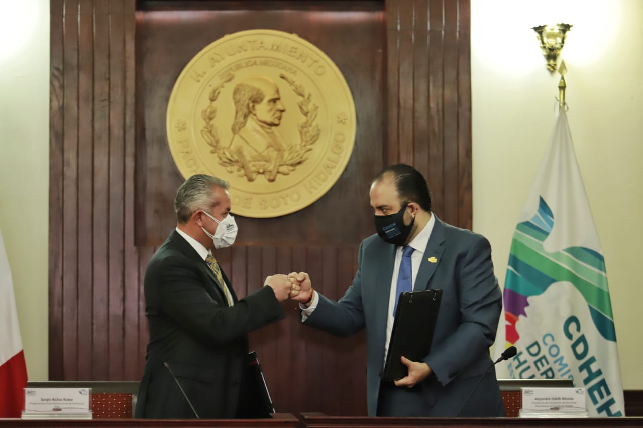 Firma ayuntamiento de Pachuca acuerdo de derechos humanos