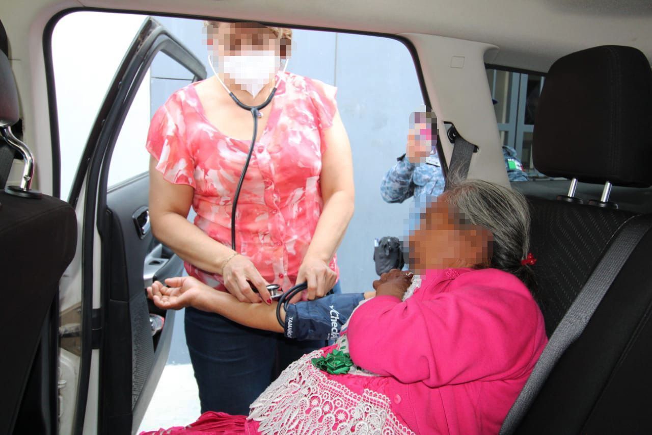 Rescatan a mujer que pedía dinero en Pachuca; investigan posible explotación