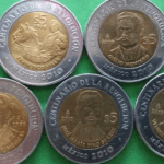 Venden monedas conmemorativas hasta en 10 mil pesos