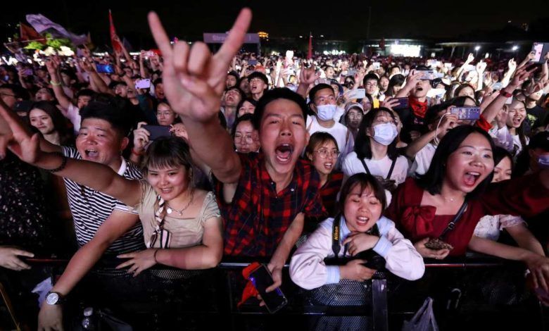 Organizan festival multitudinario en ciudad china donde surgió Covid