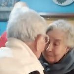 VIDEO: Conmueve emotivo reencuentro de hermanas de 90 años tras pandemia