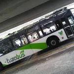 Choca Tuzobús contra puente de Galerías