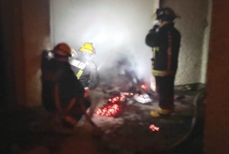 Sofocan incendio en una bodega de la Buenos Aires, en Pachuca