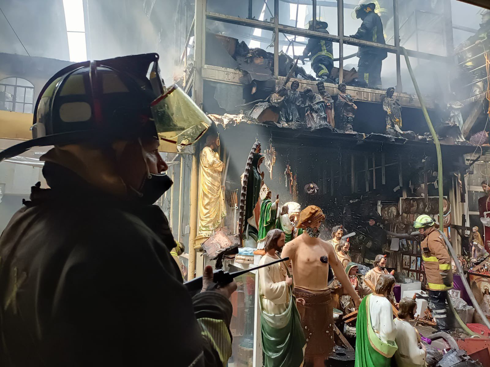 Se incendia Mercado de Sonora en la CDMX