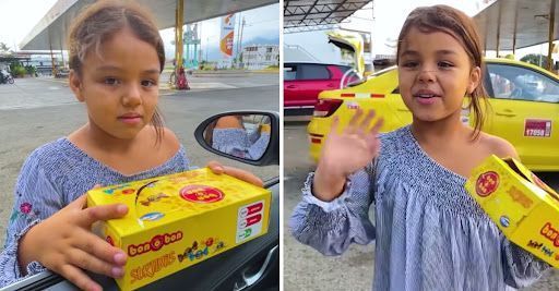 Captan a niña que vende dulces y habla 4 idiomas, en Ecuador