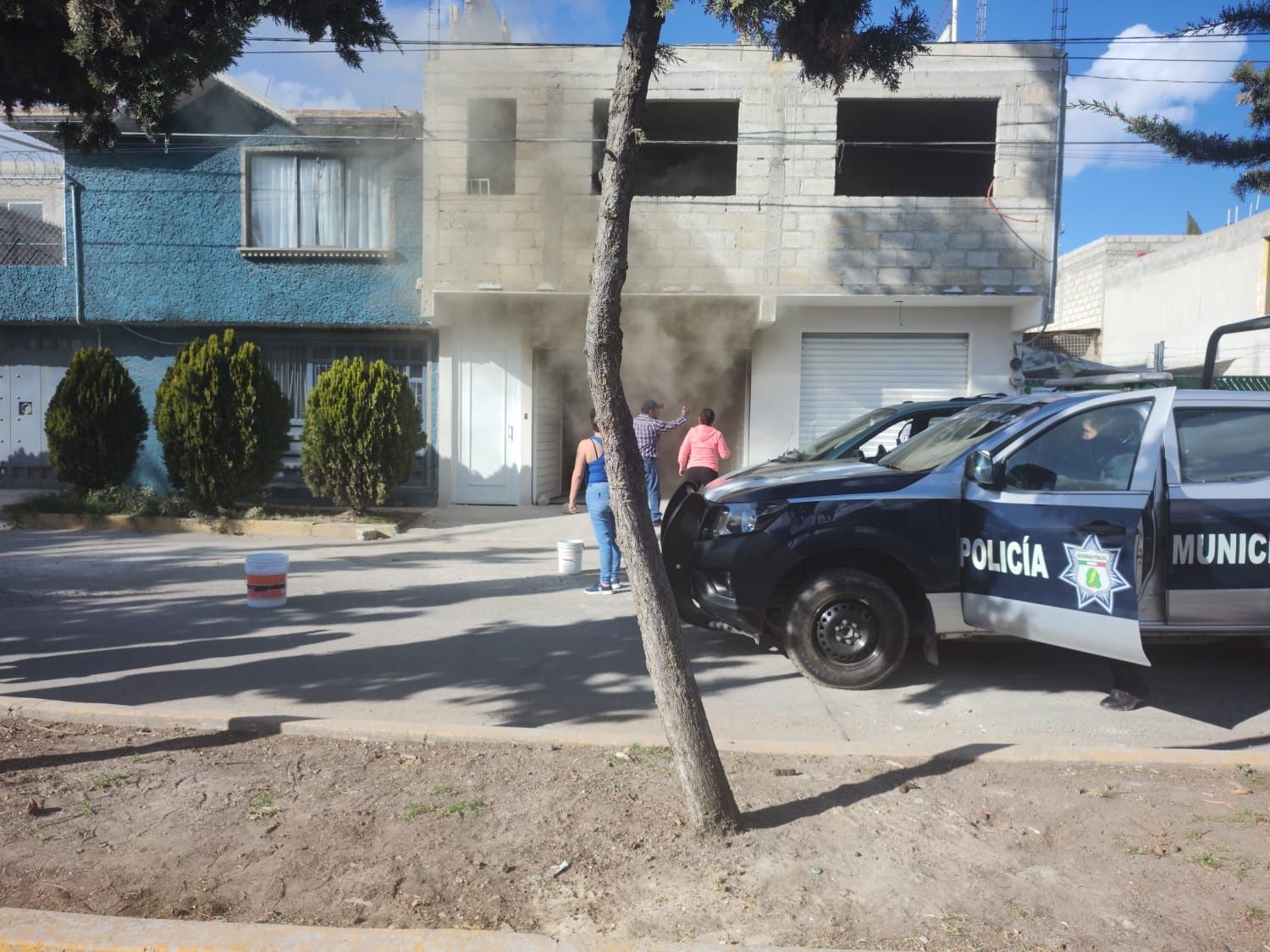 Por un incienso, casa en la Plutarco registra incendio