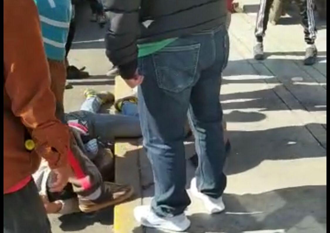 Golpean a sujeto tras presunto robo en calles de Pachuca