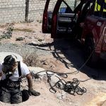 Rescatan a perrito que cayó al drenaje, en Pachuca
