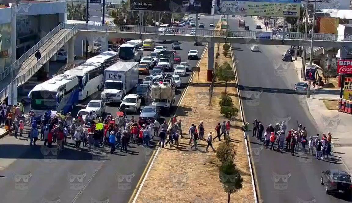 Tras casi ocho horas, retiran bloqueos en Pachuca