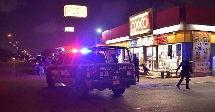 Sujetos robaron Oxxo en Pachuca; son vinculados a proceso