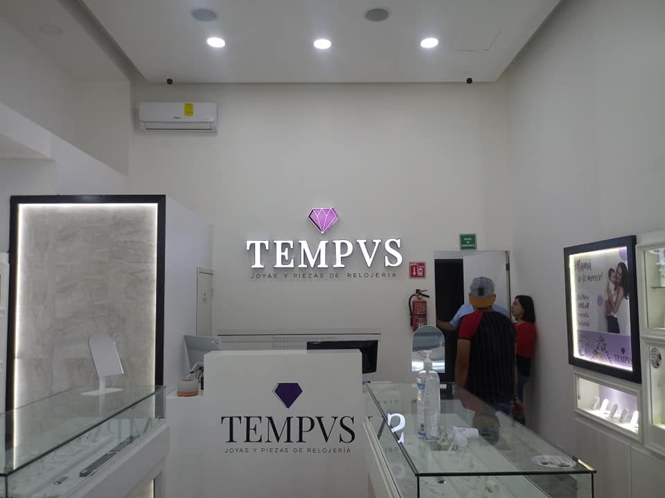 Asaltan joyería en Explanada Pachuca