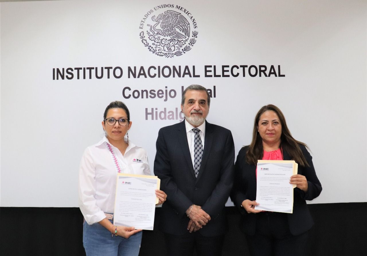INE entrega nombramientos de presidenta y consejera del IEEH