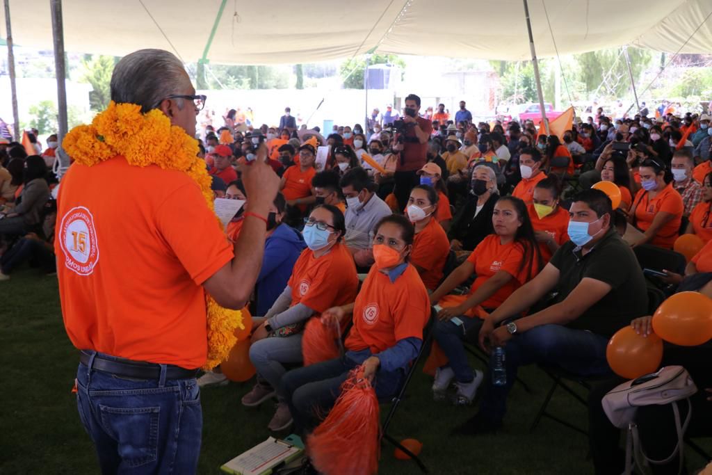Más de 5 mil trabajadores de educación en Valle del Mezquital, con Julio Mayorga