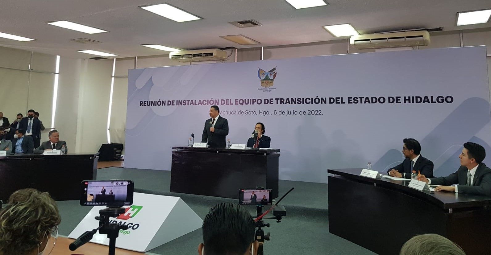 Comienza la transición en Hidalgo: se reúnen equipos de Fayad y Menchaca