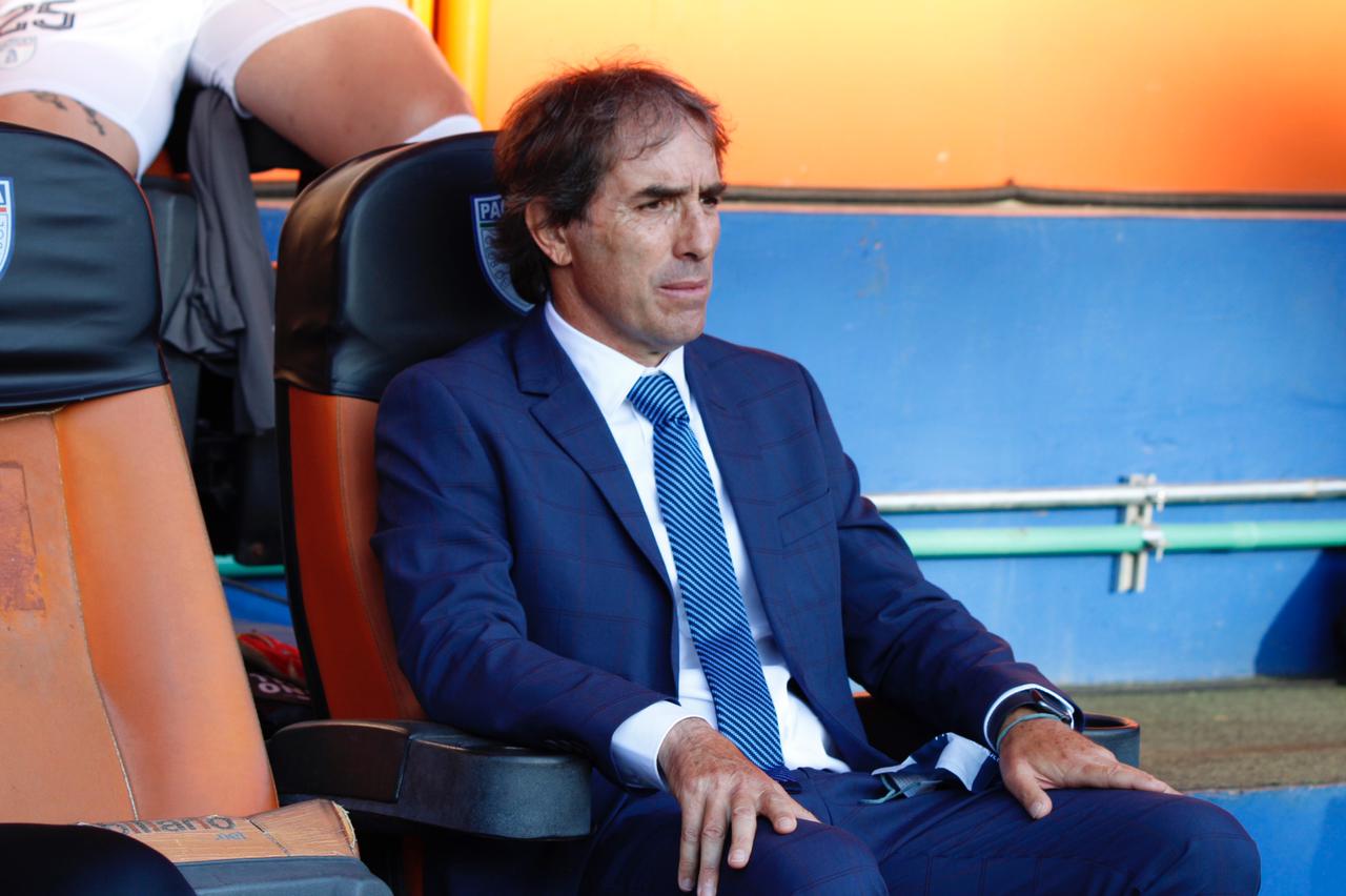 Renuevan Tuzos a Guillermo Almada hasta 2026