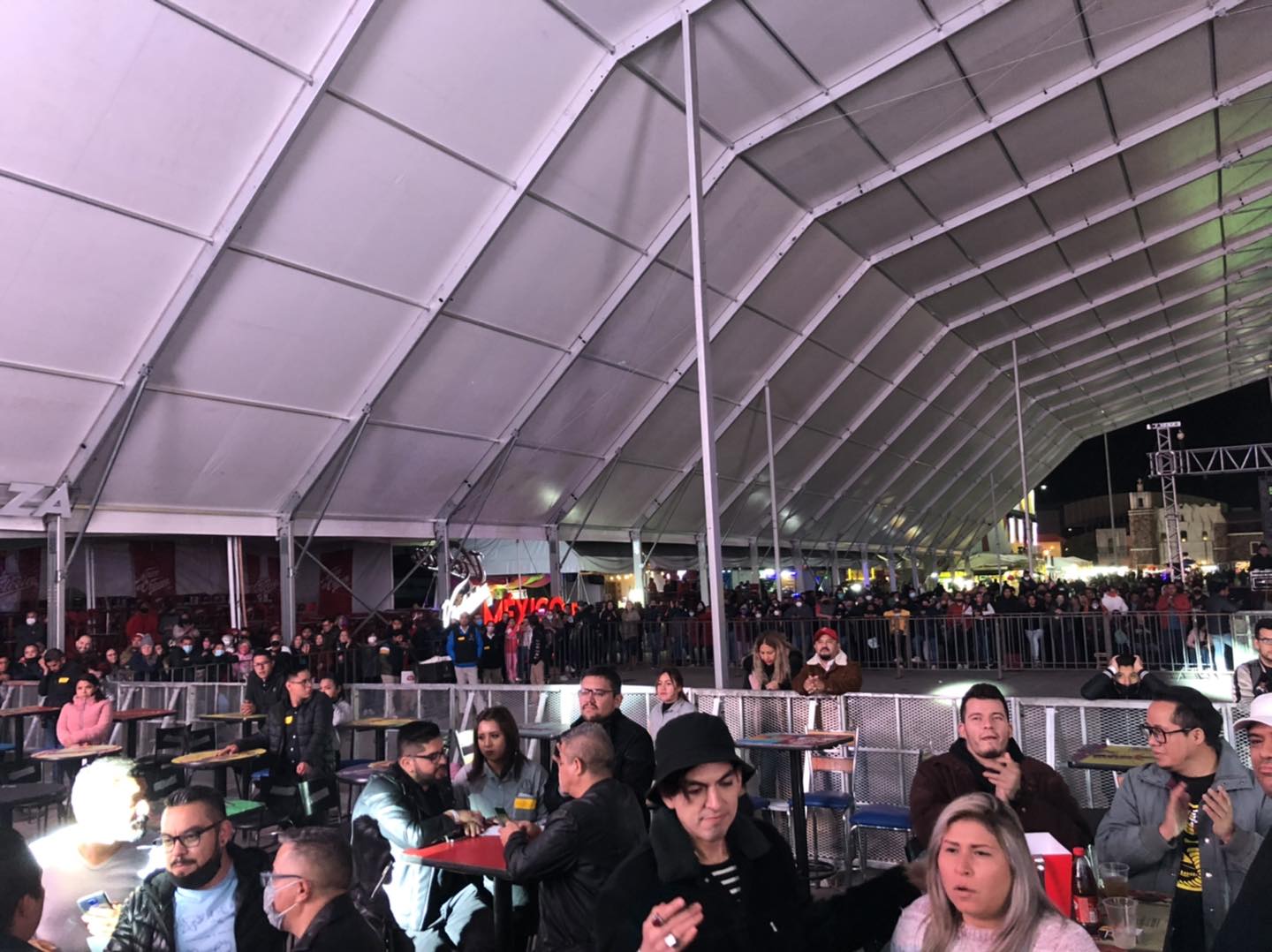 Quitan área VIP del teatro del pueblo de la feria de Pachuca