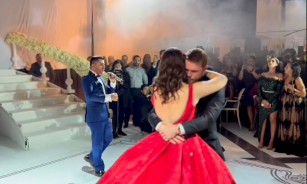 Cantautor hidalguense interpretó tema en fiesta de hija de Canelo