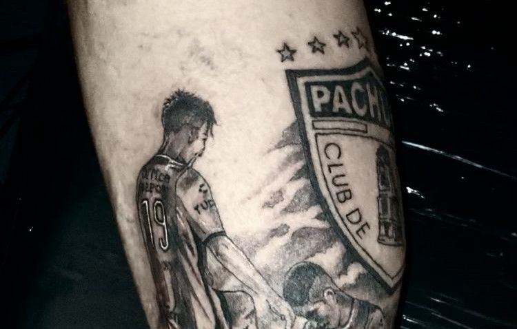 Padre de jugador del Pachuca se tatúa el campeonato