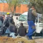 Una Urvan de transporte público se impactó con una pipa del municipio de Mineral de la Reforma sobre la carretera Pachuca-Sahagún.
