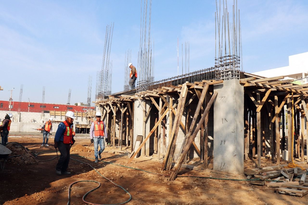 Avanzan en construcción de auditorio Villa Aquiles Serdán