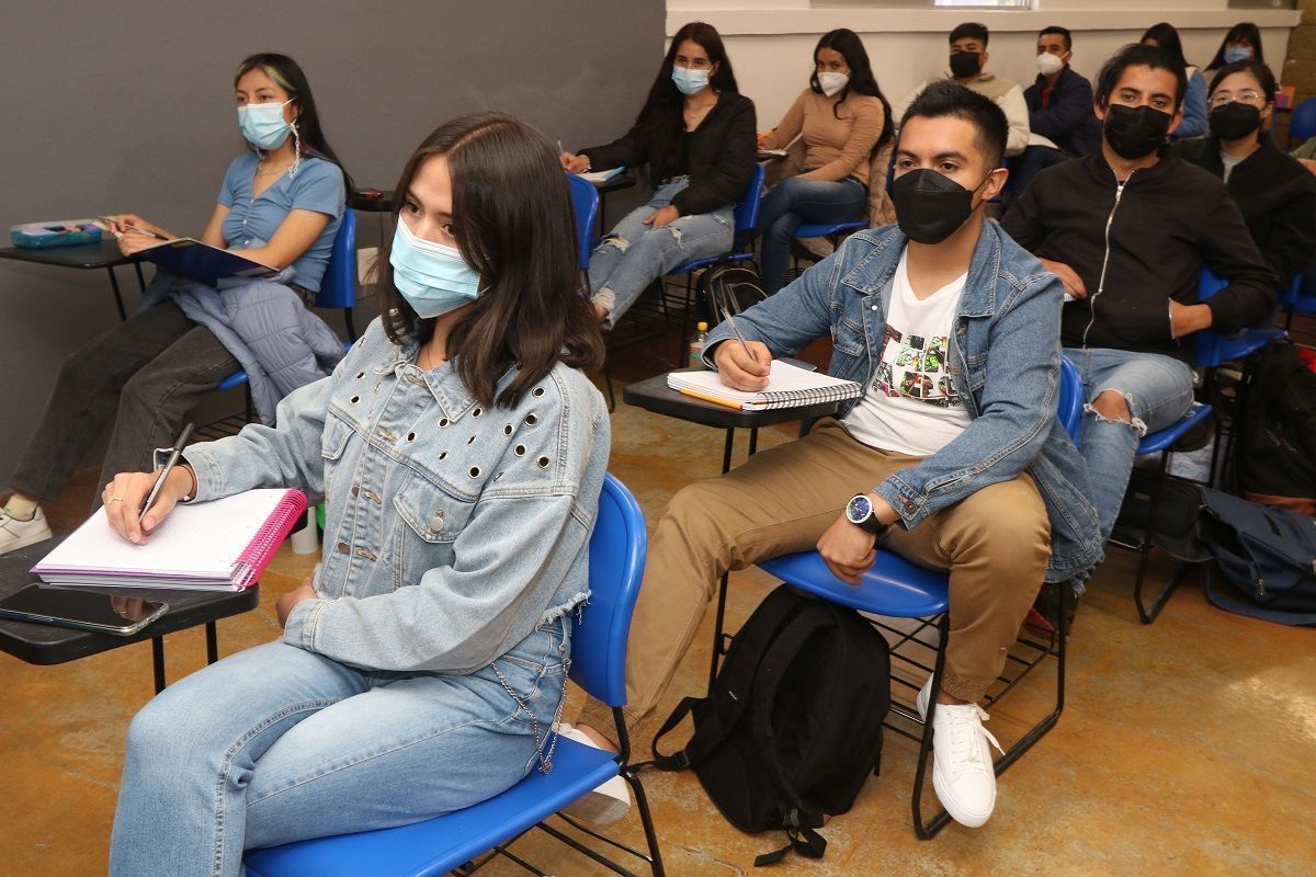 Regresan a clases 60 mil alumnos de la UAEH
