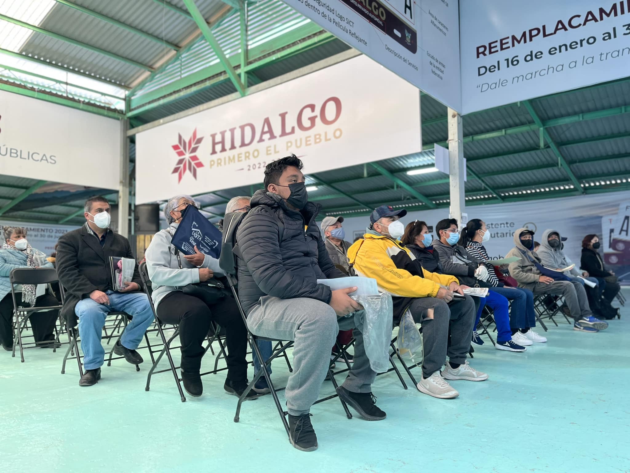 Con entrega de turnos, fluye trámite de placas en Pachuca
