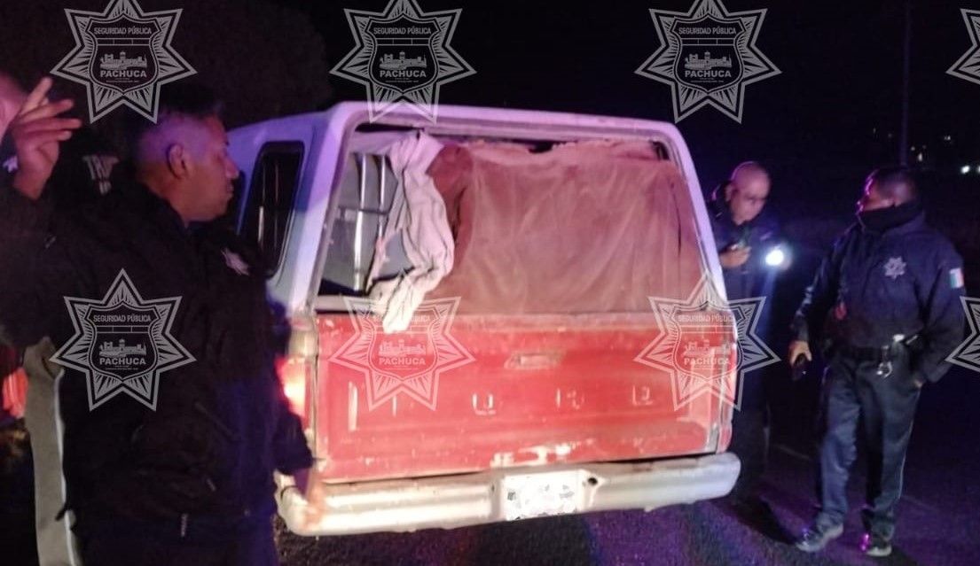 Aseguran huachicol en una camioneta, en Pachuca