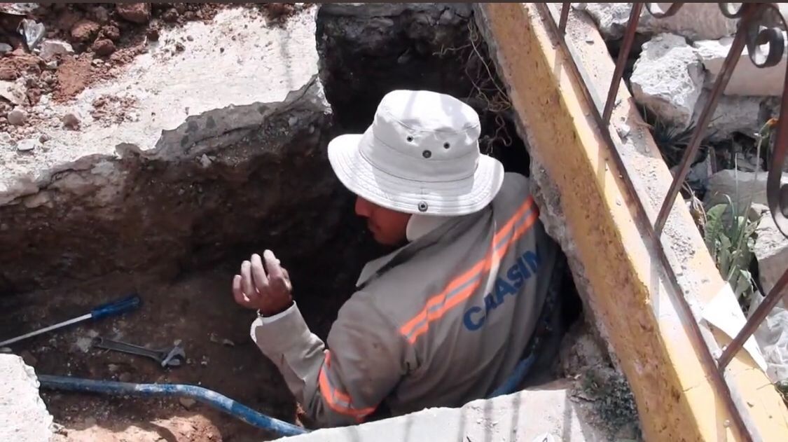 Encuentra Caasim toma clandestina de agua en casa de Pachuca