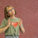 Promueve taller integración de personas con discapacidad auditiva a actividades culturales