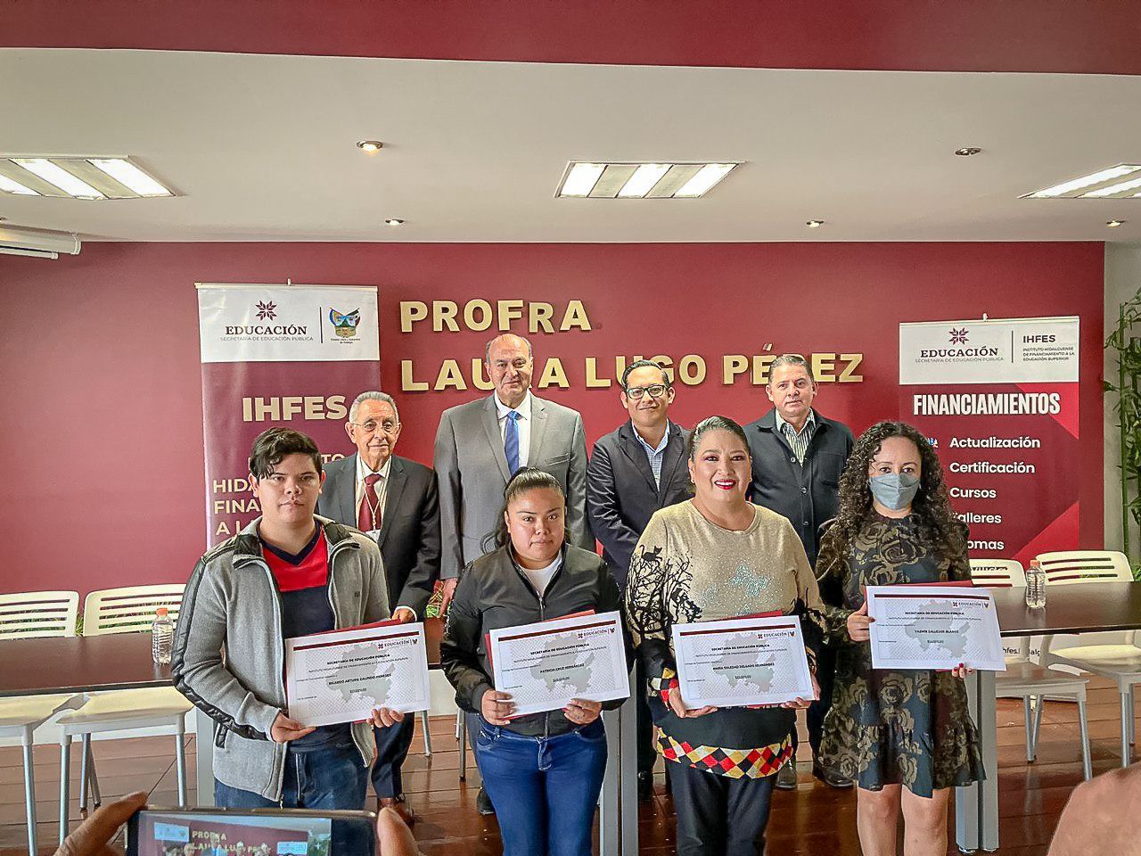 Entrega SEPH financiamientos educativos