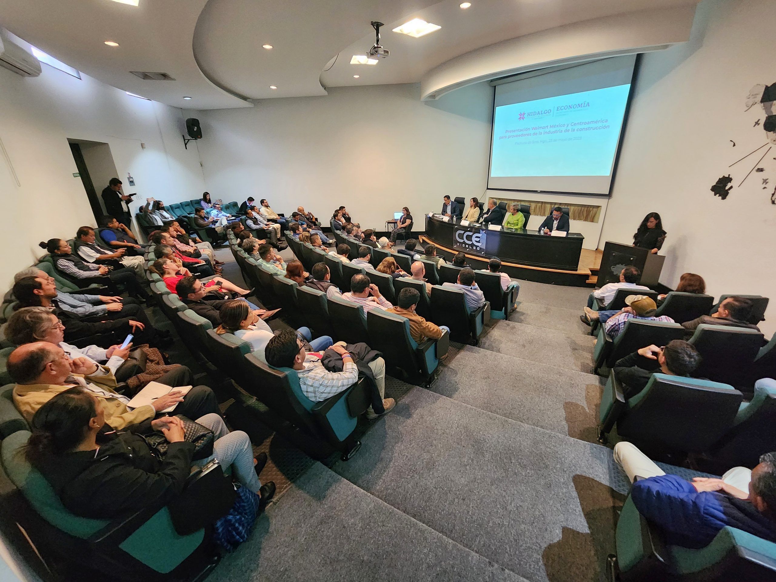 Organizan encuentro entre empresas hidalguenses y cadena de tiendas
