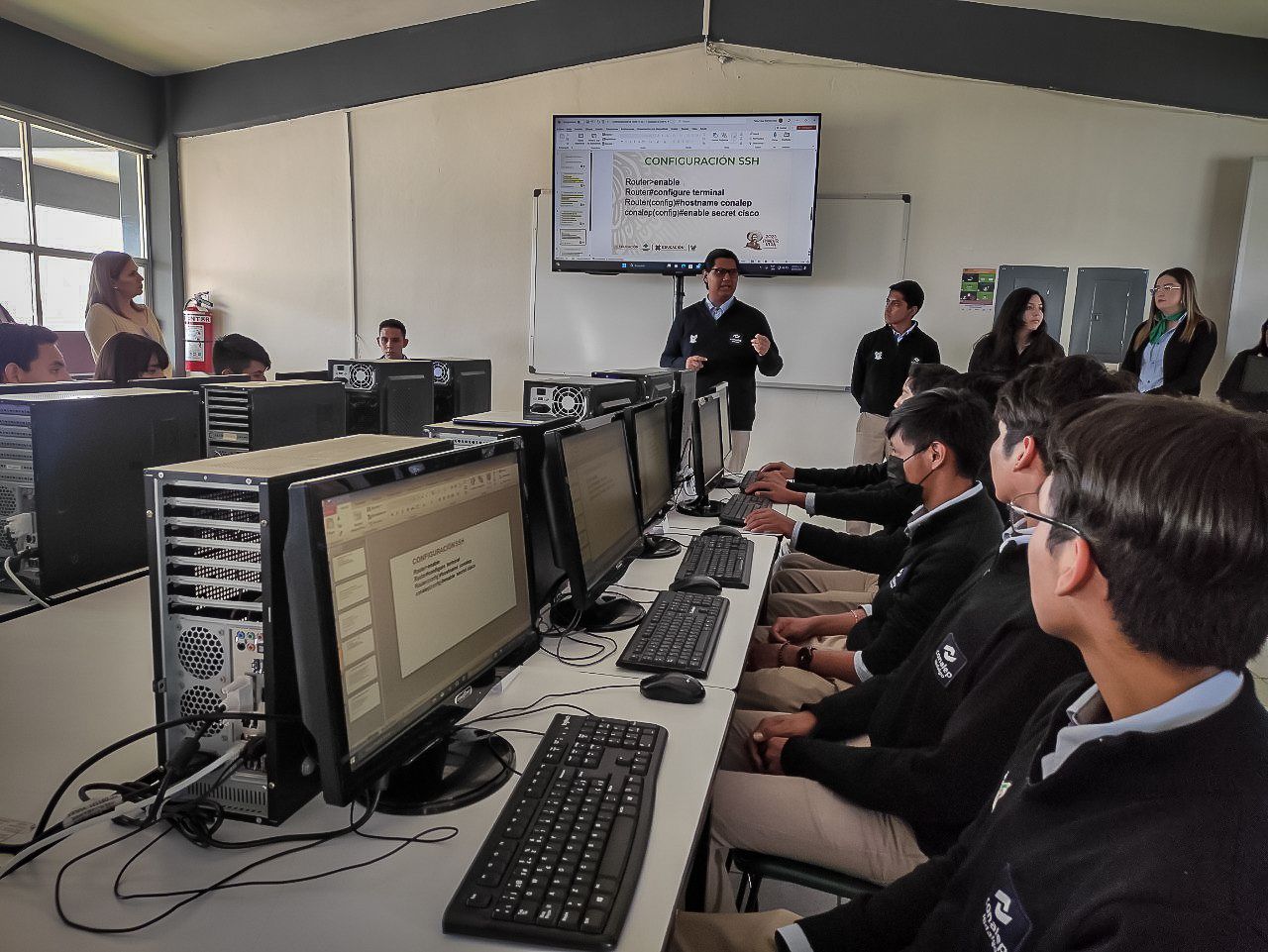 Conalep Hidalgo firmó convenios para estudiantes