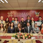 Julio Menchaca se reúne con hijos de migrantes