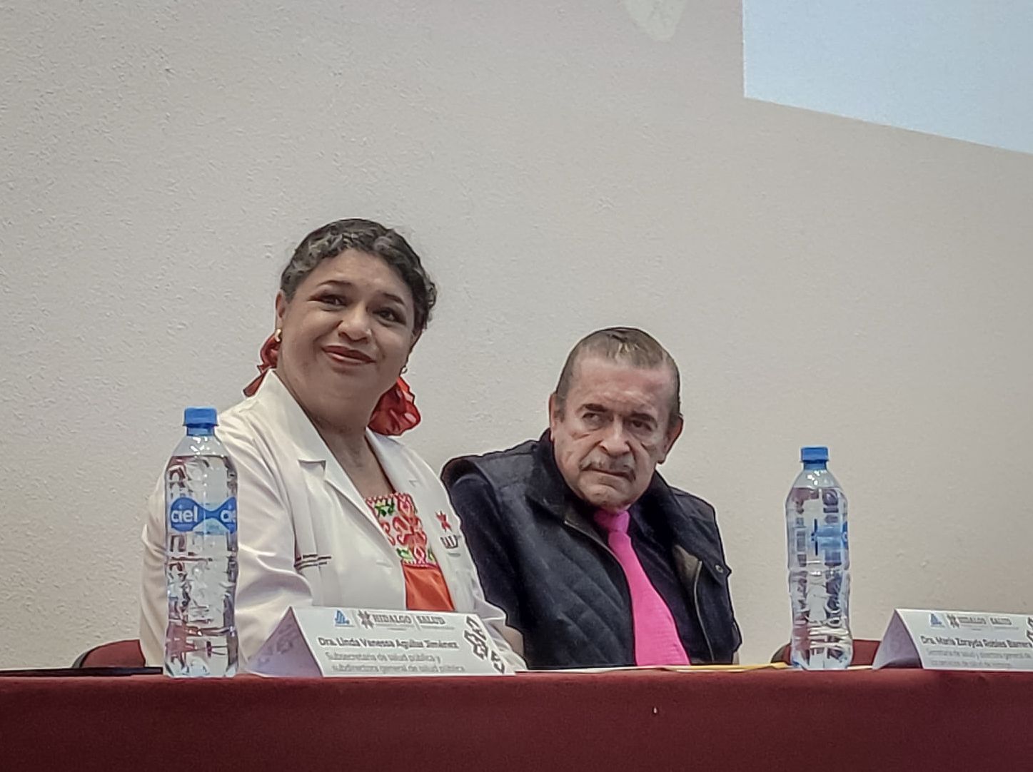 Reconocido cardiólogo imparte seminario a médicos hidalguenses en formación