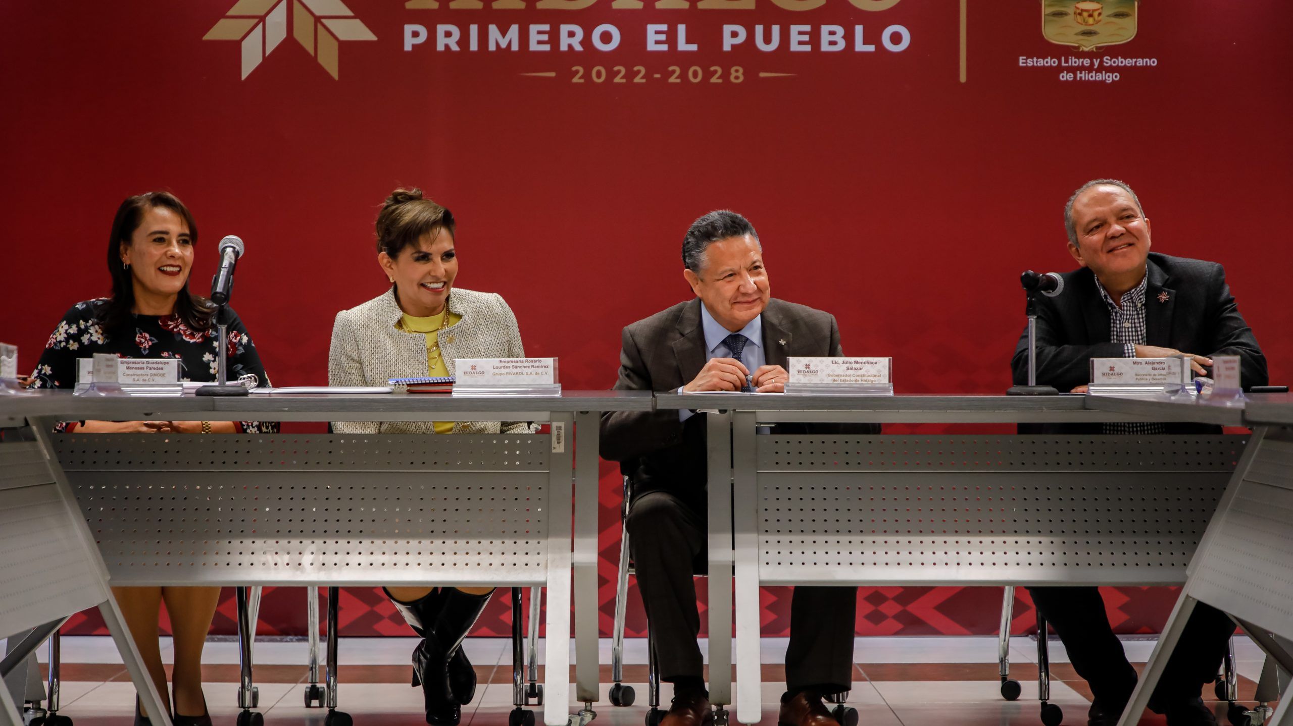 Sostiene Menchaca Salazar encuentro con empresarias de la construcción