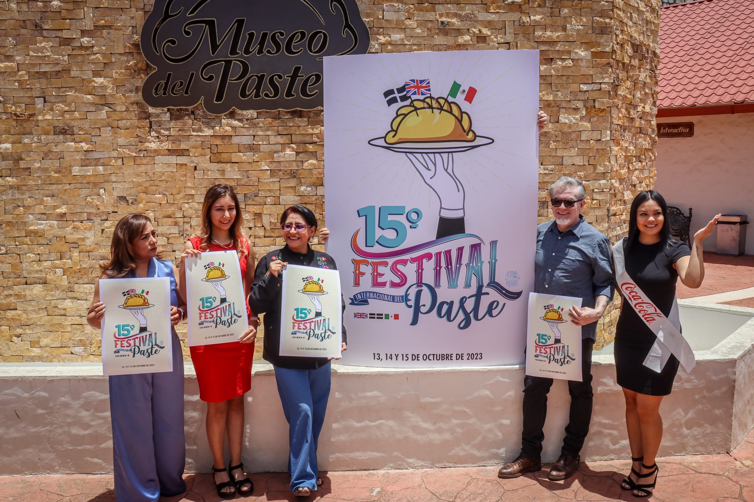 Develan cartel del 15 Festival Internacional del Paste en Real del Monte
