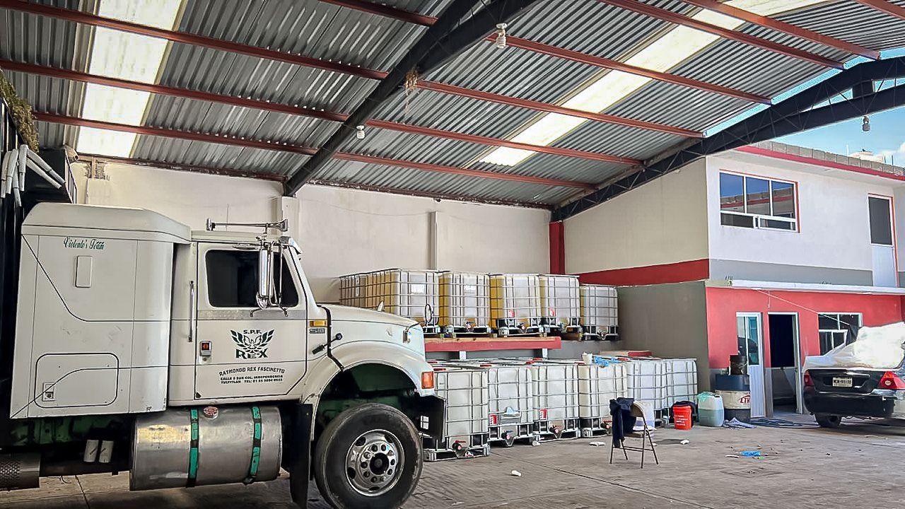 En Mineral de la Reforma, desmantelan bodega huachicolera