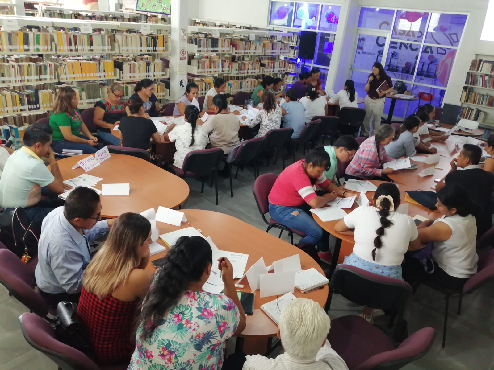 Recibe Huasteca acervo bibliográfico que promueve lectura en lengua materna
